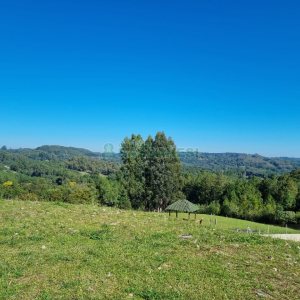 Chácara com 200m², 2 dormitórios, 2 vagas, no bairro Ana Rech em Caxias do Sul para Alugar ou Comprar