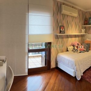 Casa com 350m², 3 dormitórios, 2 vagas, no bairro Desvio Rizzo em Caxias do Sul para Comprar