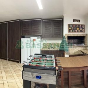 Casa com 350m², 3 dormitórios, 2 vagas, no bairro Desvio Rizzo em Caxias do Sul para Comprar
