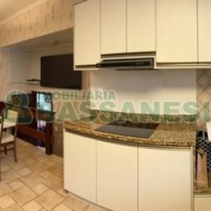 Casa com 350m², 3 dormitórios, 2 vagas, no bairro Desvio Rizzo em Caxias do Sul para Comprar
