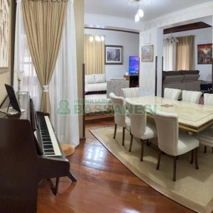 Casa com 350m², 3 dormitórios, 2 vagas, no bairro Desvio Rizzo em Caxias do Sul para Comprar