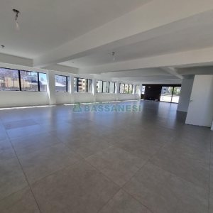 Sala com 250m², no bairro Centro em Caxias do Sul para Alugar