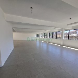 Sala com 250m², no bairro Centro em Caxias do Sul para Alugar