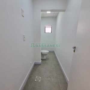 Sala com 250m², no bairro Centro em Caxias do Sul para Alugar