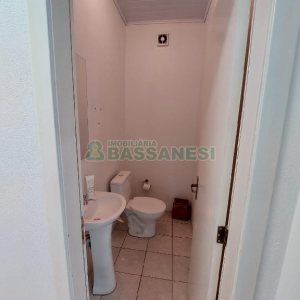 Loja com 600m², no bairro São Pelegrino em Caxias do Sul para Alugar