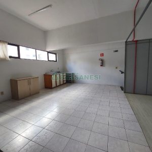 Loja com 600m², no bairro São Pelegrino em Caxias do Sul para Alugar