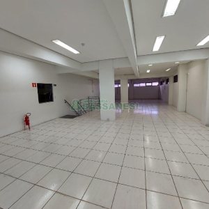 Loja com 600m², no bairro São Pelegrino em Caxias do Sul para Alugar