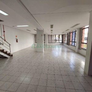 Loja com 600m², no bairro São Pelegrino em Caxias do Sul para Alugar