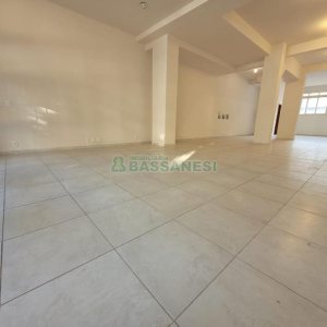 Loja com 130m², no bairro Centro em Caxias do Sul para Alugar