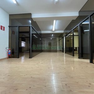 Loja com 822m², no bairro São Pelegrino em Caxias do Sul para Alugar
