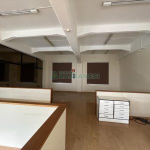 Loja com 822m², no bairro São Pelegrino em Caxias do Sul para Alugar