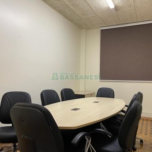 Loja com 822m², no bairro São Pelegrino em Caxias do Sul para Alugar