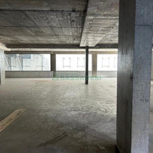 Loja com 697m², 6 vagas, no bairro São Pelegrino em Caxias do Sul para Alugar