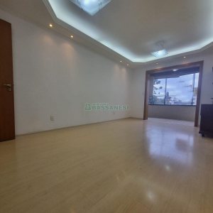Apartamento com 75m², 3 dormitórios, 2 vagas, no bairro Saint Etienne em Caxias do Sul para Alugar