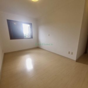 Apartamento com 75m², 3 dormitórios, 2 vagas, no bairro Saint Etienne em Caxias do Sul para Alugar