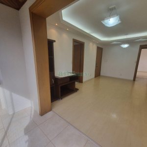 Apartamento com 75m², 3 dormitórios, 2 vagas, no bairro Saint Etienne em Caxias do Sul para Alugar