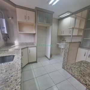 Apartamento com 75m², 3 dormitórios, 2 vagas, no bairro Saint Etienne em Caxias do Sul para Alugar