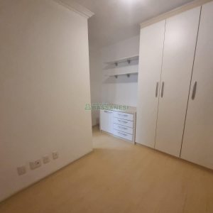 Apartamento com 75m², 3 dormitórios, 2 vagas, no bairro Saint Etienne em Caxias do Sul para Alugar