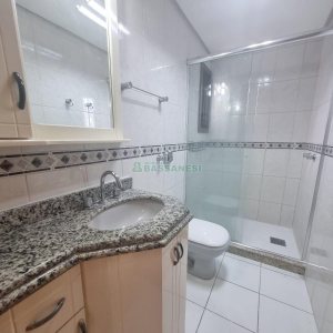 Apartamento com 75m², 3 dormitórios, 2 vagas, no bairro Saint Etienne em Caxias do Sul para Alugar