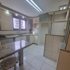 Apartamento com 75m², 3 dormitórios, 2 vagas, no bairro Saint Etienne em Caxias do Sul para Alugar