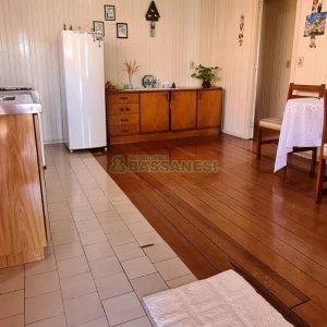 Casa com 188m², 3 dormitórios, 1 vaga, no bairro Jardim das Hortências em Caxias do Sul para Comprar