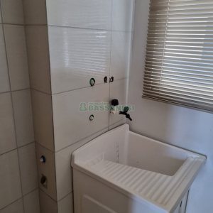 Apartamento com 55m², 2 dormitórios, 1 vaga, no bairro São Victor COHAB em Caxias do Sul para Comprar