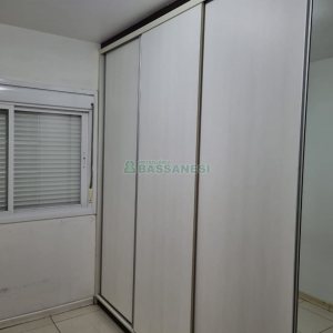 Apartamento com 55m², 2 dormitórios, 1 vaga, no bairro São Victor COHAB em Caxias do Sul para Comprar