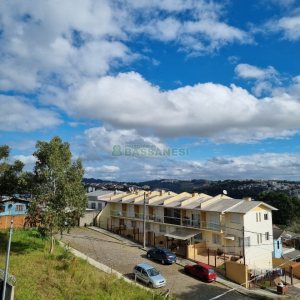 Apartamento com 55m², 2 dormitórios, 1 vaga, no bairro São Victor COHAB em Caxias do Sul para Comprar