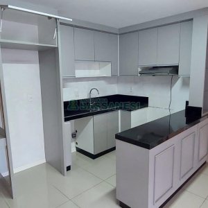 Apto Mobiliado com 93m², 3 dormitórios, 1 vaga, no bairro Charqueadas em Caxias do Sul para Alugar
