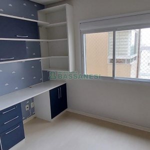 Apto Mobiliado com 93m², 3 dormitórios, 1 vaga, no bairro Charqueadas em Caxias do Sul para Alugar