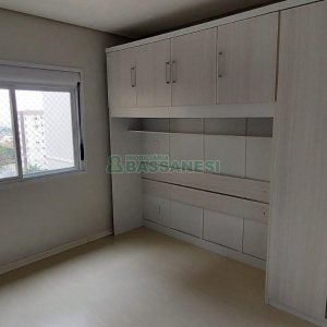 Apto Mobiliado com 93m², 3 dormitórios, 1 vaga, no bairro Charqueadas em Caxias do Sul para Alugar