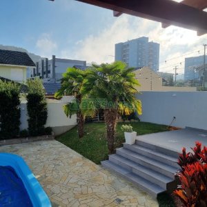 Casa com 114m², 3 dormitórios, 1 vaga, no bairro São Luiz em Caxias do Sul para Comprar