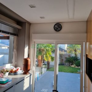 Casa com 114m², 3 dormitórios, 1 vaga, no bairro São Luiz em Caxias do Sul para Comprar