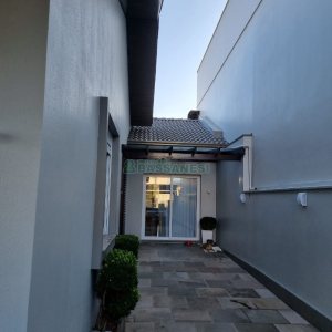 Casa com 114m², 3 dormitórios, 1 vaga, no bairro São Luiz em Caxias do Sul para Comprar