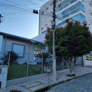 Casa com 114m², 3 dormitórios, 1 vaga, no bairro São Luiz em Caxias do Sul para Comprar