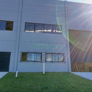 Pavilhão com 670m², no bairro Centenário em Caxias do Sul para Alugar