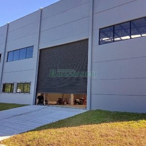 Pavilhão com 670m², no bairro Centenário em Caxias do Sul para Alugar