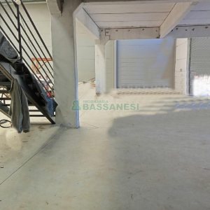 Pavilhão com 670m², no bairro Centenário em Caxias do Sul para Alugar