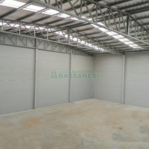 Pavilhão com 670m², no bairro Centenário em Caxias do Sul para Alugar