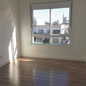 Apartamento com 96m², 2 dormitórios, 2 vagas, no bairro Petrópolis em Caxias do Sul para Comprar