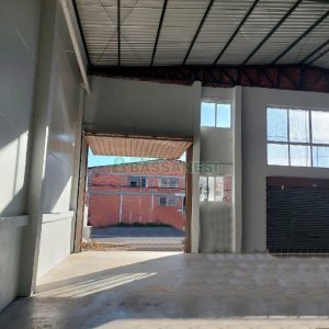 Pavilhão com 480m², no bairro Santa Fé em Caxias do Sul para Alugar