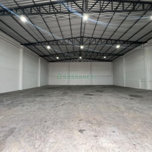 Pavilhão com 480m², no bairro Santa Fé em Caxias do Sul para Alugar