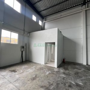 Pavilhão com 480m², no bairro Santa Fé em Caxias do Sul para Alugar