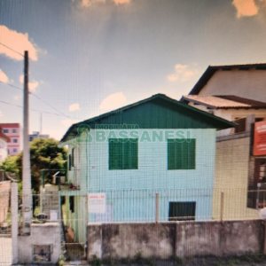 Casa com 67m², 2 dormitórios, 1 vaga, no bairro Esplanada em Caxias do Sul para Comprar