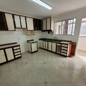 Apto Mobiliado com 65m², 2 dormitórios, 1 vaga, no bairro Santa Catarina em Caxias do Sul para Comprar