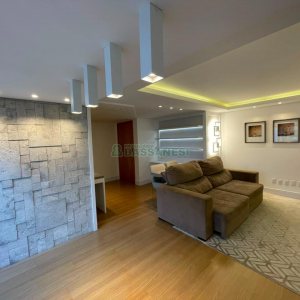 Apartamento com 98m², 3 dormitórios, 2 vagas, no bairro Sanvitto em Caxias do Sul para Comprar