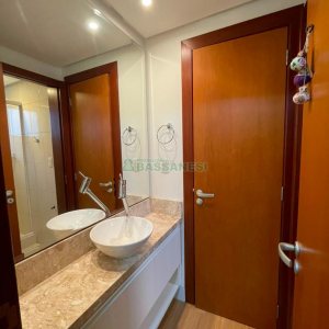 Apartamento com 98m², 3 dormitórios, 2 vagas, no bairro Sanvitto em Caxias do Sul para Comprar