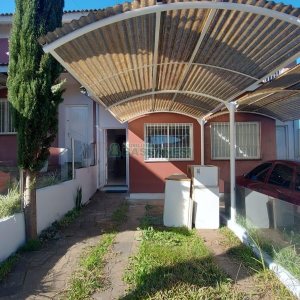 Sobrado com 57m², 2 dormitórios, 2 vagas, no bairro Santa Catarina em Caxias do Sul para Comprar