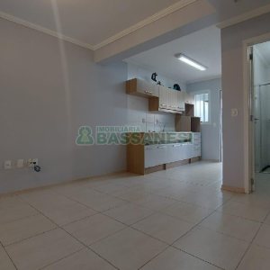 Sobrado com 57m², 2 dormitórios, 2 vagas, no bairro Santa Catarina em Caxias do Sul para Comprar