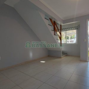 Sobrado com 57m², 2 dormitórios, 2 vagas, no bairro Santa Catarina em Caxias do Sul para Comprar